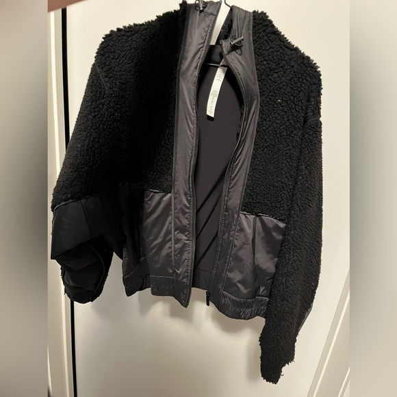 Lululemon Sherpa and Shine Jacket - Picture 4 of 5